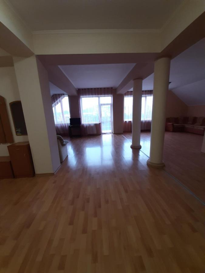 Apartments On Parkaniya 2A Mukacheve Exterior foto