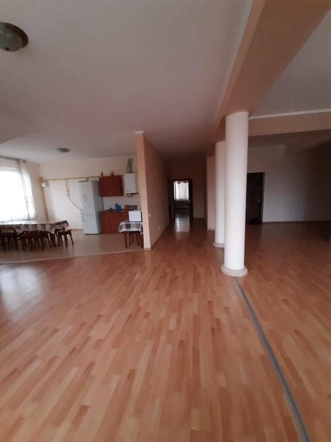 Apartments On Parkaniya 2A Mukacheve Exterior foto