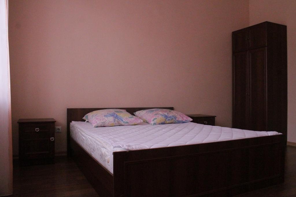 Apartments On Parkaniya 2A Mukacheve Exterior foto